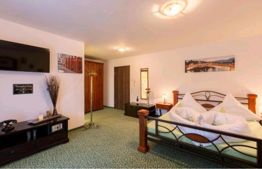Vitushoehle & Vitusfort Urlaub Im Allgaeu - Ferienwohnungen & Themenzimmer In Hopfen Am See Fussen